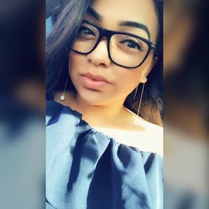 Meet your Posher, Edith